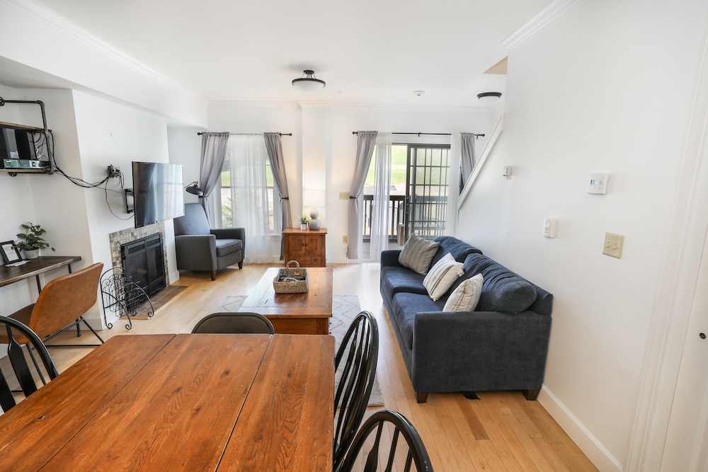 Condo, 2 Bedrooms (Liftside & Pinnacle) - Photo 6