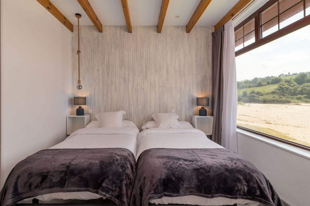Double Room, Private Bathroom, Sea View - Photo 3