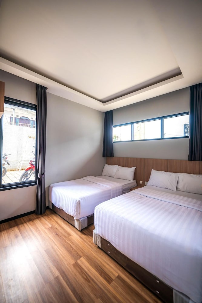 Economy Studio, Balcony, Garden View