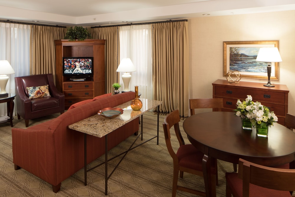 Executive Suite, Multiple Beds - Photo 1