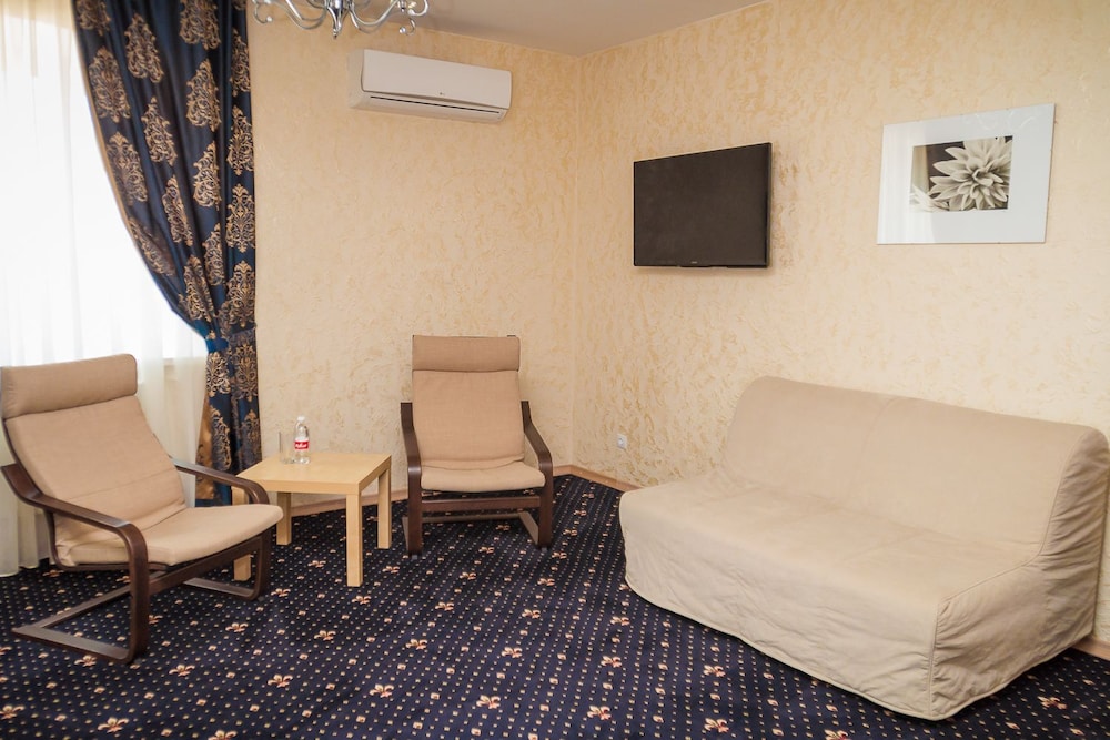Superior Double Room Single Use, Mixed Dorm, Executive Level photo 3