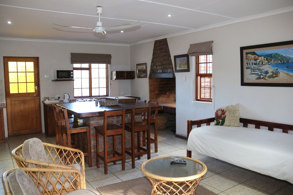 Family Room, 2 Bedrooms