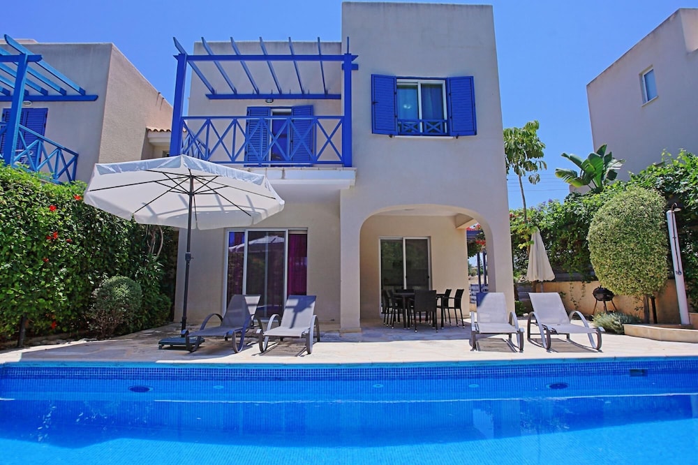 Villa photo 3