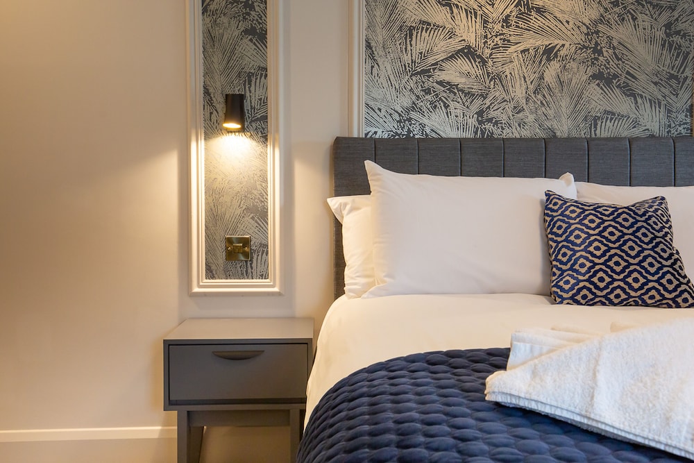 Junior Double Room