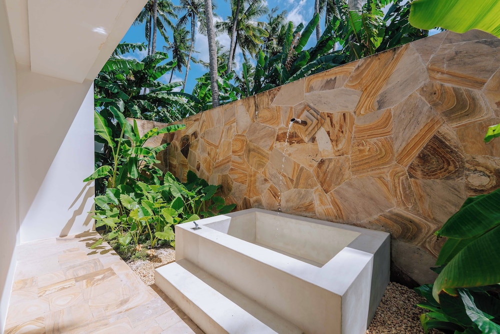 Panaromic Rooftop Jungle Suite