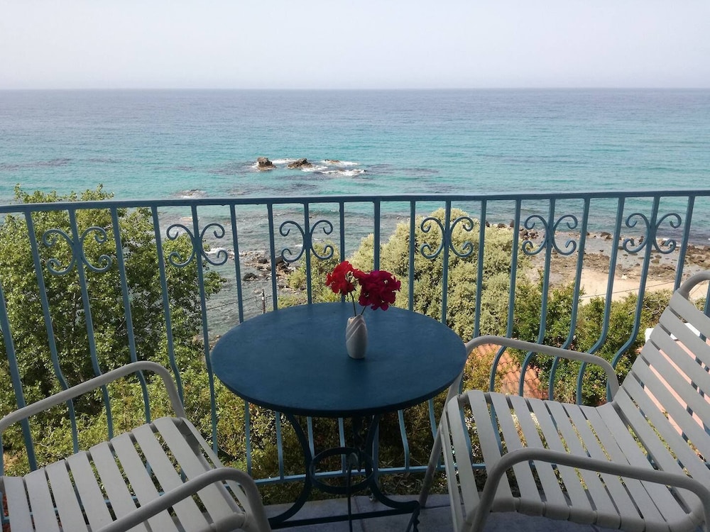Deluxe Suite, Sea View - Photo 1
