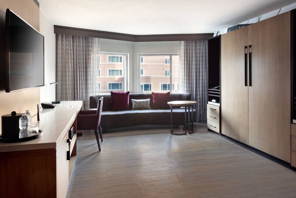 Room, 1 King Bed - Photo 2