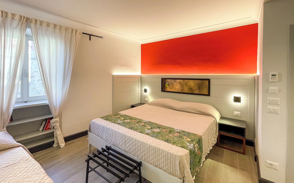 Comfort Triple Room, City View