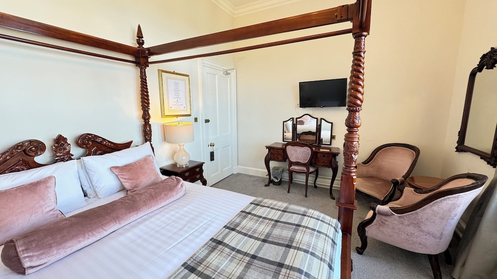 Double Room, Sea View (Four Poster Bed Dulsie)