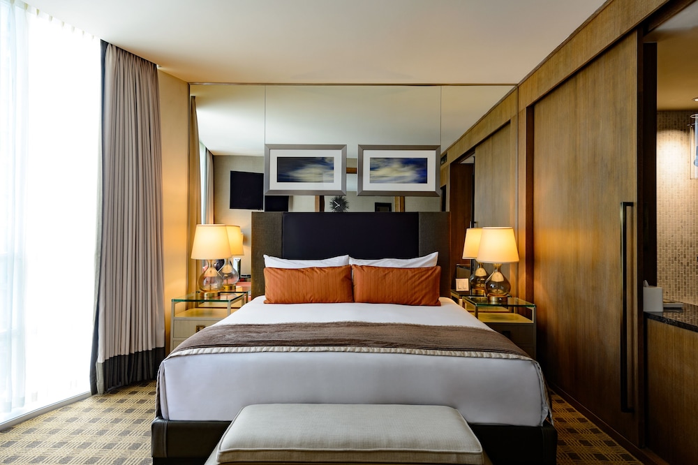 One Bedroom Suite - Photo 6