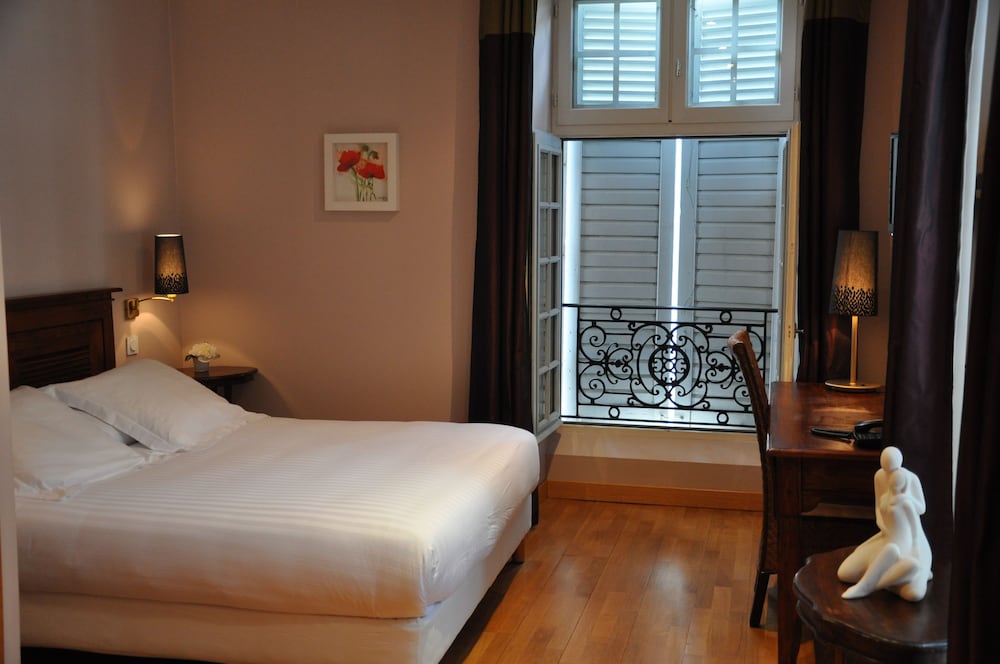 Contemporary Double Room