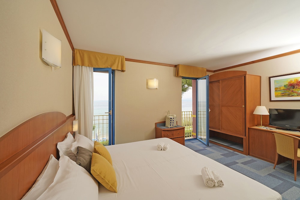 Comfort Double Room, Multiple Beds, Lakeside photo 2