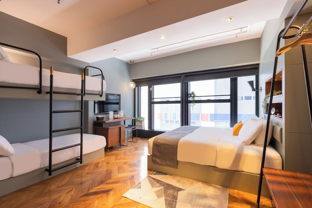Family Triple Room, City View