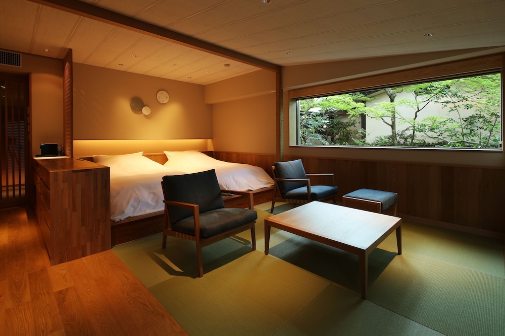 Japanese Modern Room with Terrace photo 2