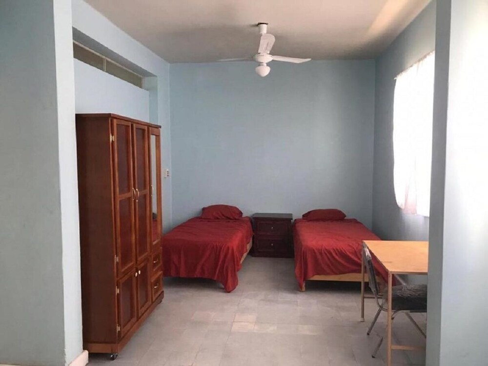 Economy Quadruple Room - Photo 1