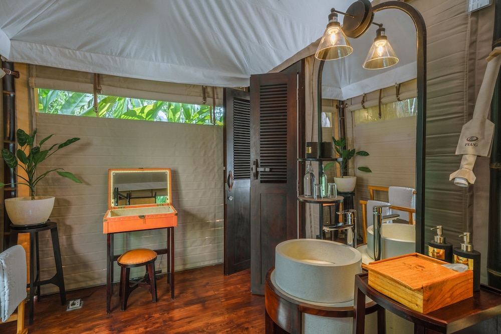 1 Bedroom Sensual Hanging Tent - Adults photo 2