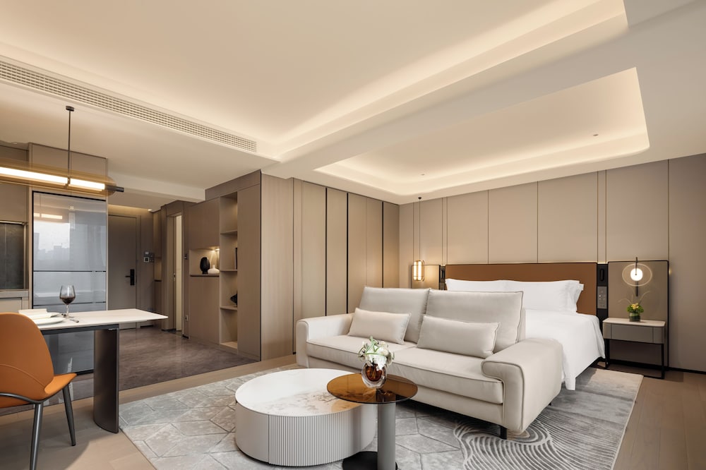 Executive Studio, City View