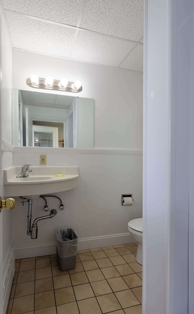 Deluxe Room Two Doubles photo 2