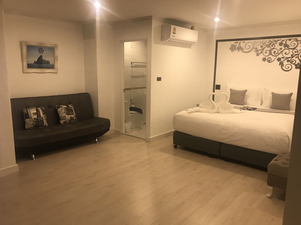 Deluxe Double Room With Balcony photo 1