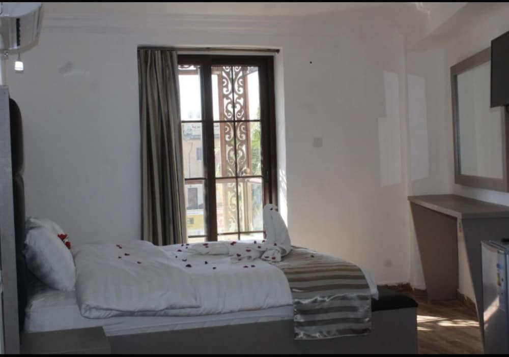 Basic Double or Twin Room photo 2