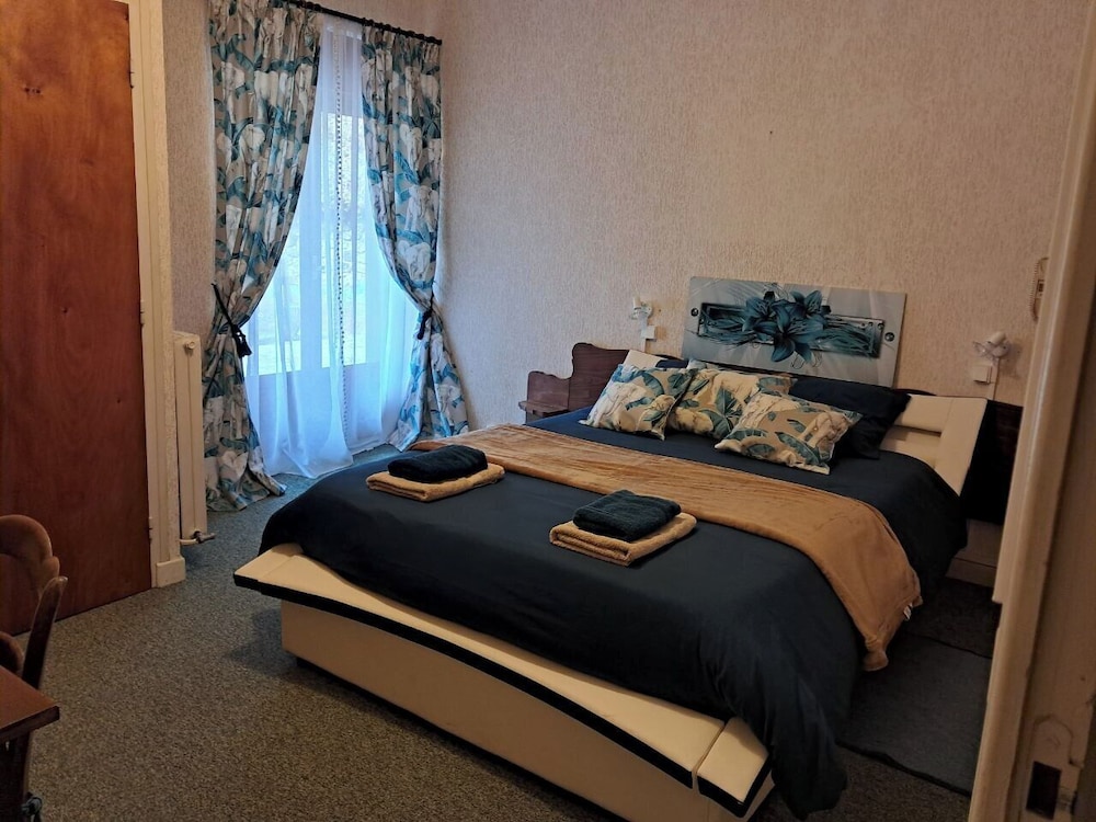 Basic Double Room, Balcony, Garden View