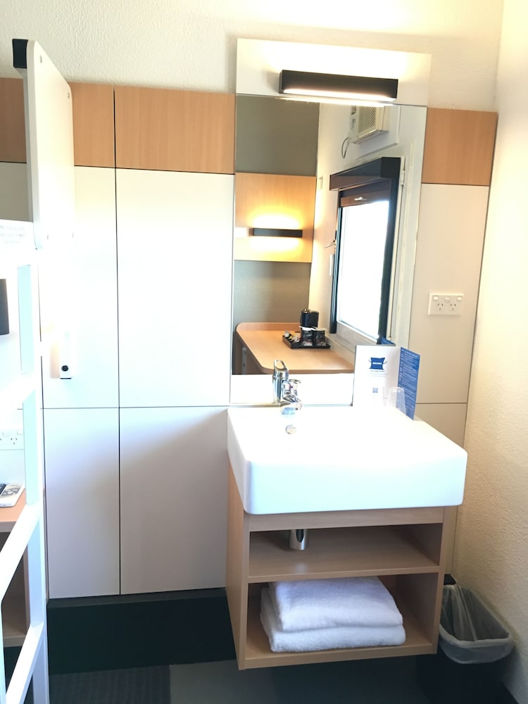 ibis Budget - Enfield — photo 54
