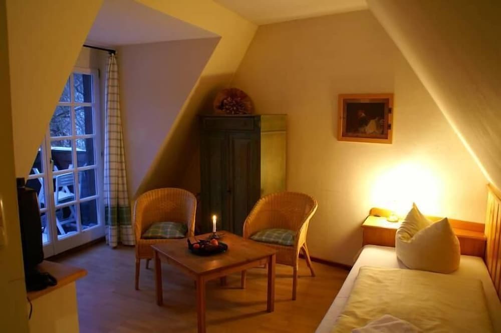 Classic Twin Room, 2 Twin Beds photo 1