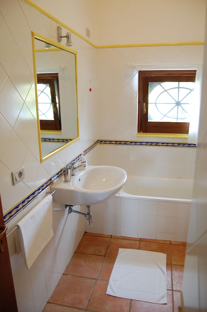 Basic Apartment, 1 Bedroom, Kitchen, Garden View photo 2