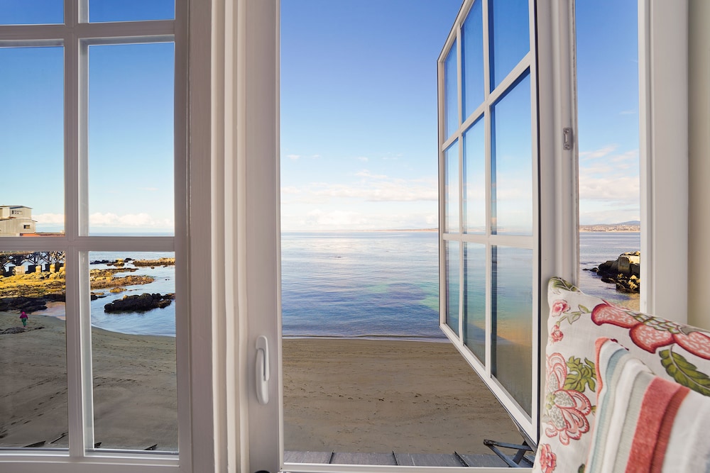 Room, 2 Queen Beds, Fireplace, Ocean View - Photo 6