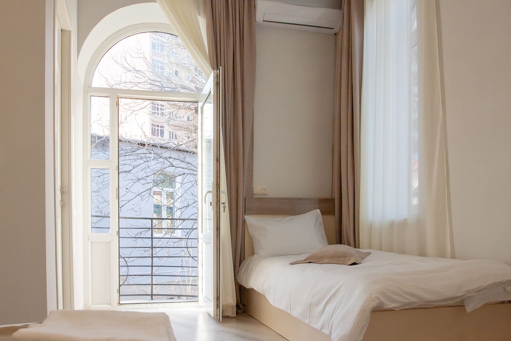 Luxury Triple Room, Balcony photo 2