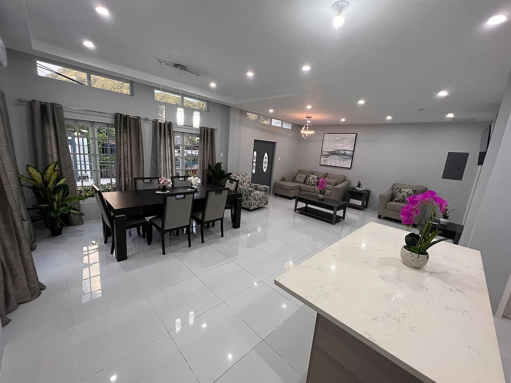 房屋 (Glencoe Townhome with Loft Jacuzzi an)