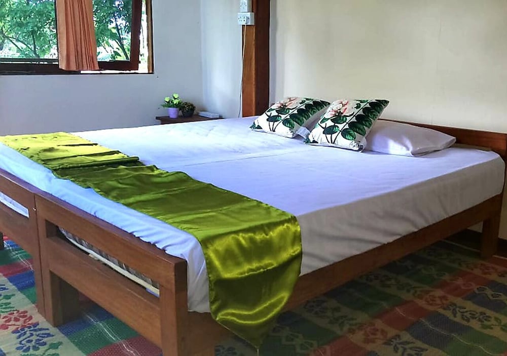 Economy Twin Room - Photo 1