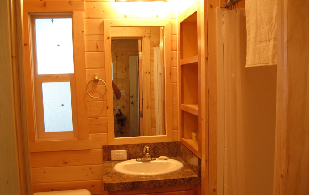 Cabin, Non Smoking, Kitchenette (Pets OK, Linens Available) photo 2