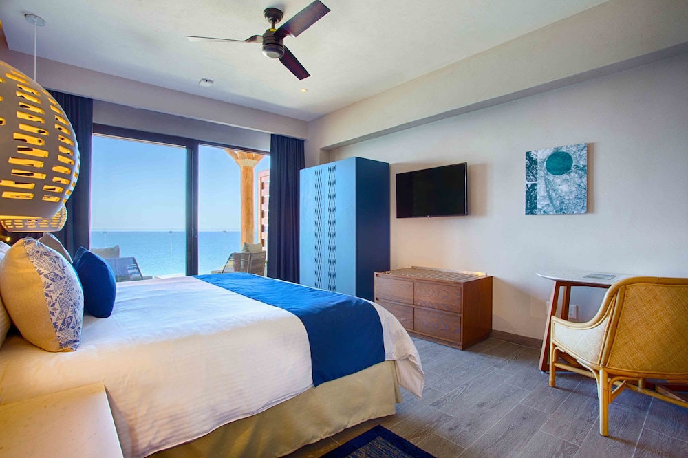 Armony Room, 1 King Bed, Executive Floor (Ocean View)