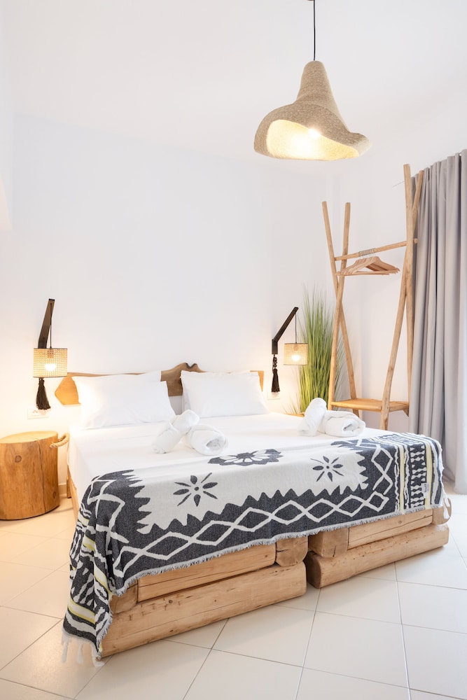 Standard Double Room, 1 Bedroom, Hill View photo 3