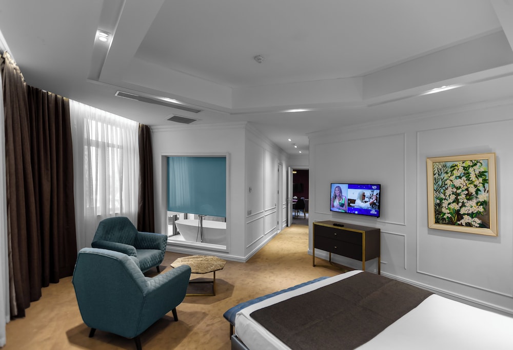 Suite With Terrace - Photo 2