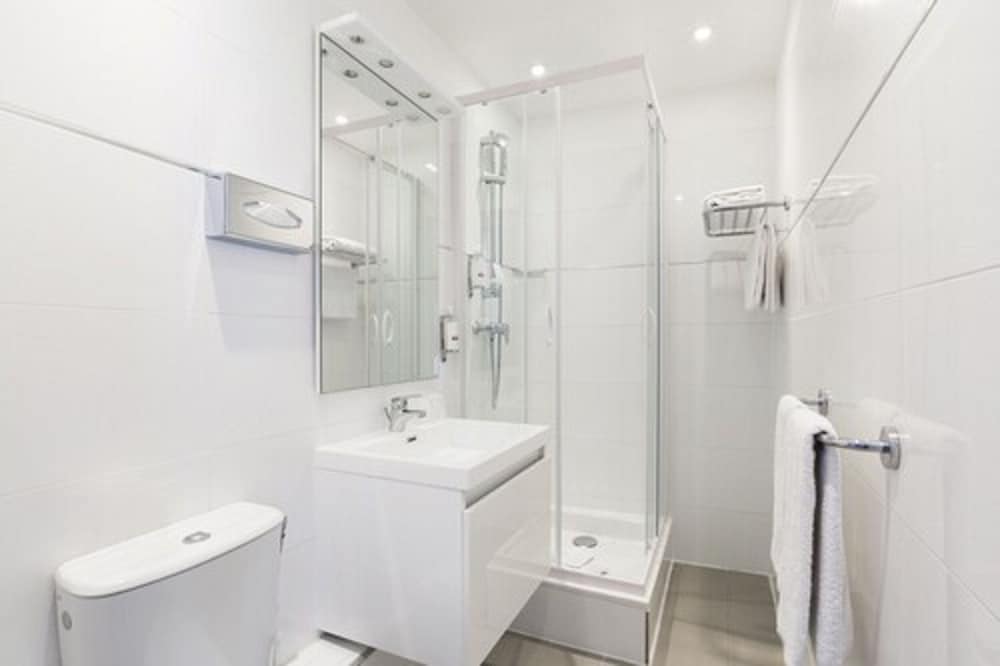 Standard Twin Room photo 2