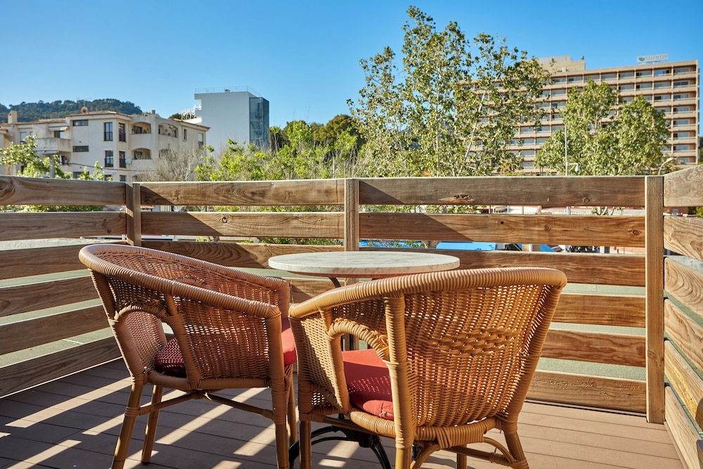 Double Room, Balcony