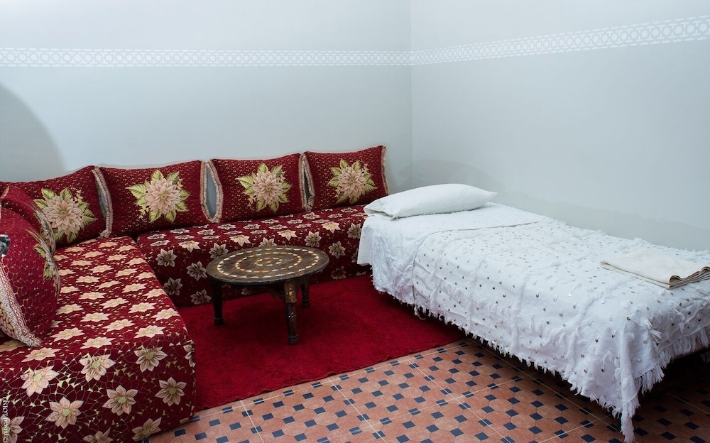 Deluxe Room - Photo 13