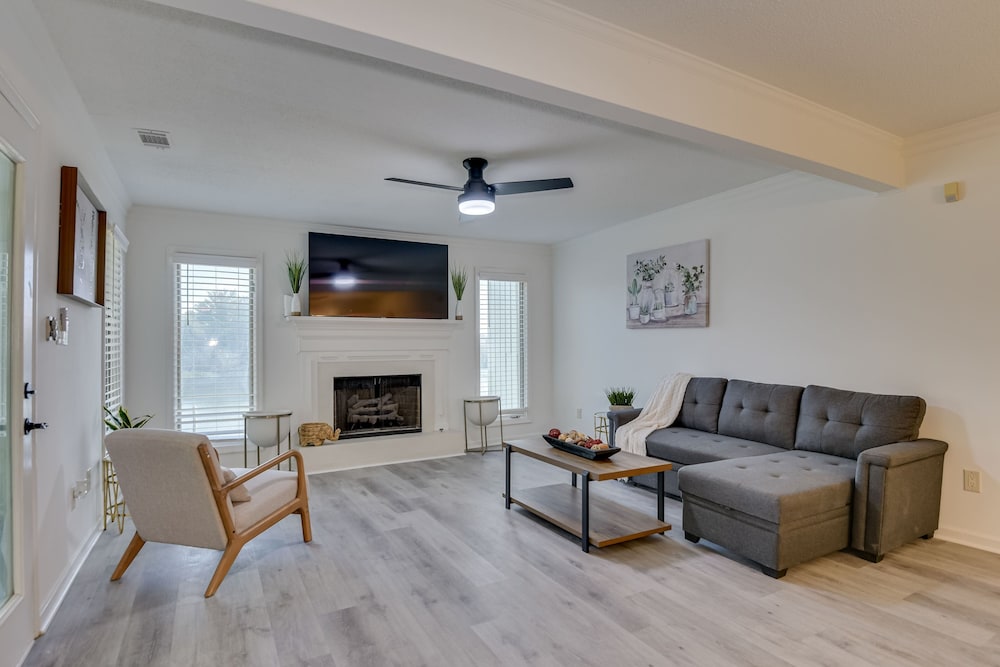 Signature Townhome, 3 Bedrooms, Balcony, River View photo 1