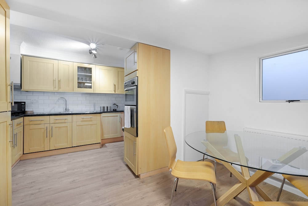 Family House photo 2