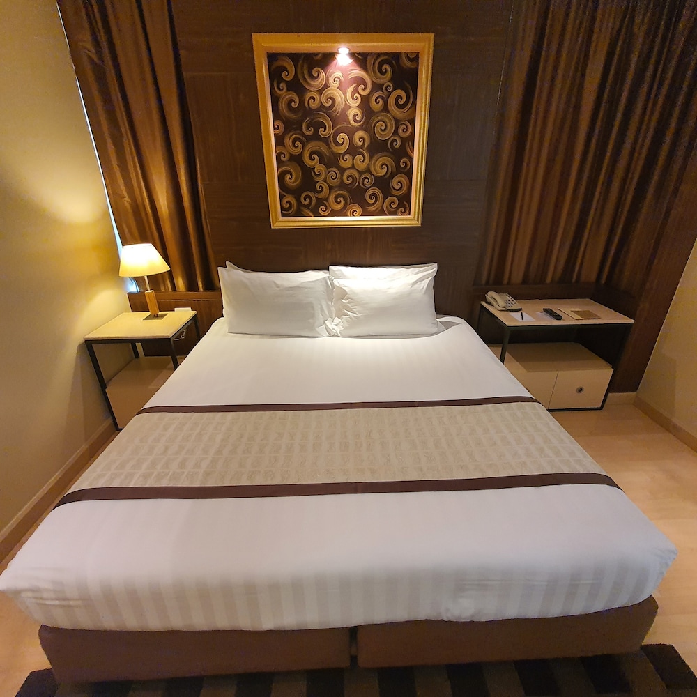 Grand One Bedroom Suites photo 3