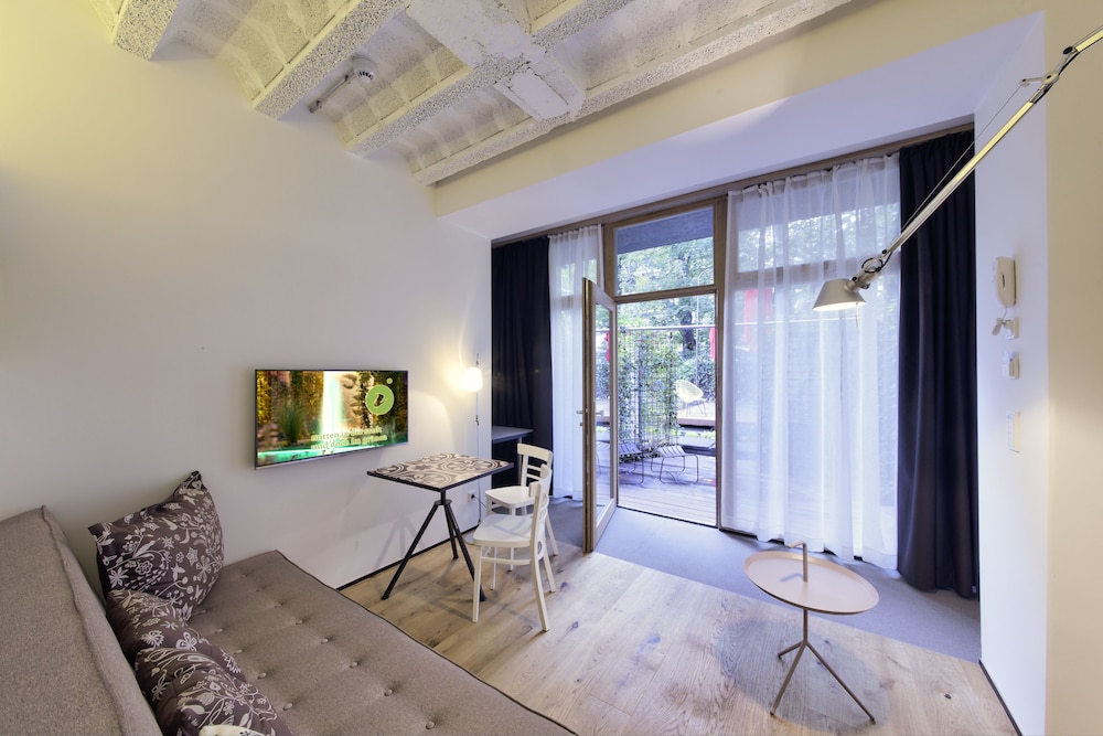 Apartment, Garden View
