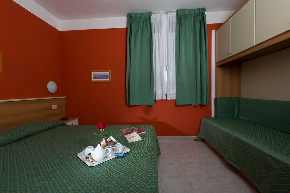 Standard Double or Twin Room - Photo 1