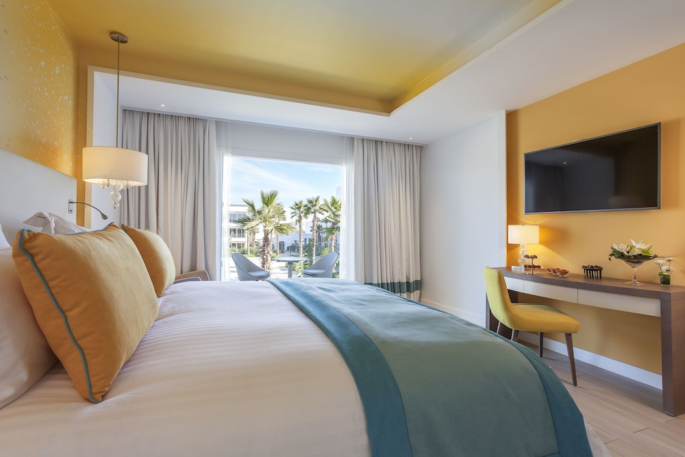 Deluxe Twin Room, 2 Twin Beds, Pool View