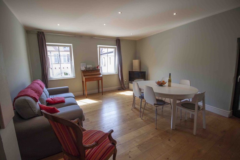Deluxe Apartment, Ensuite, Courtyard View