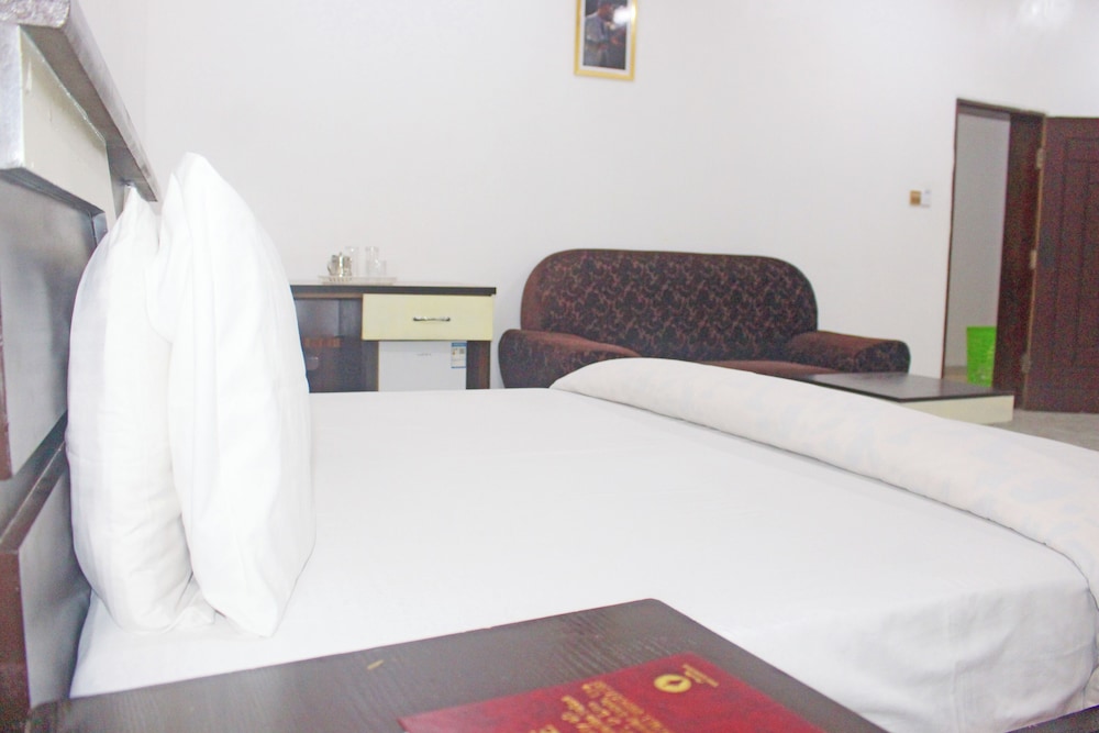 Deluxe Room - Photo 4
