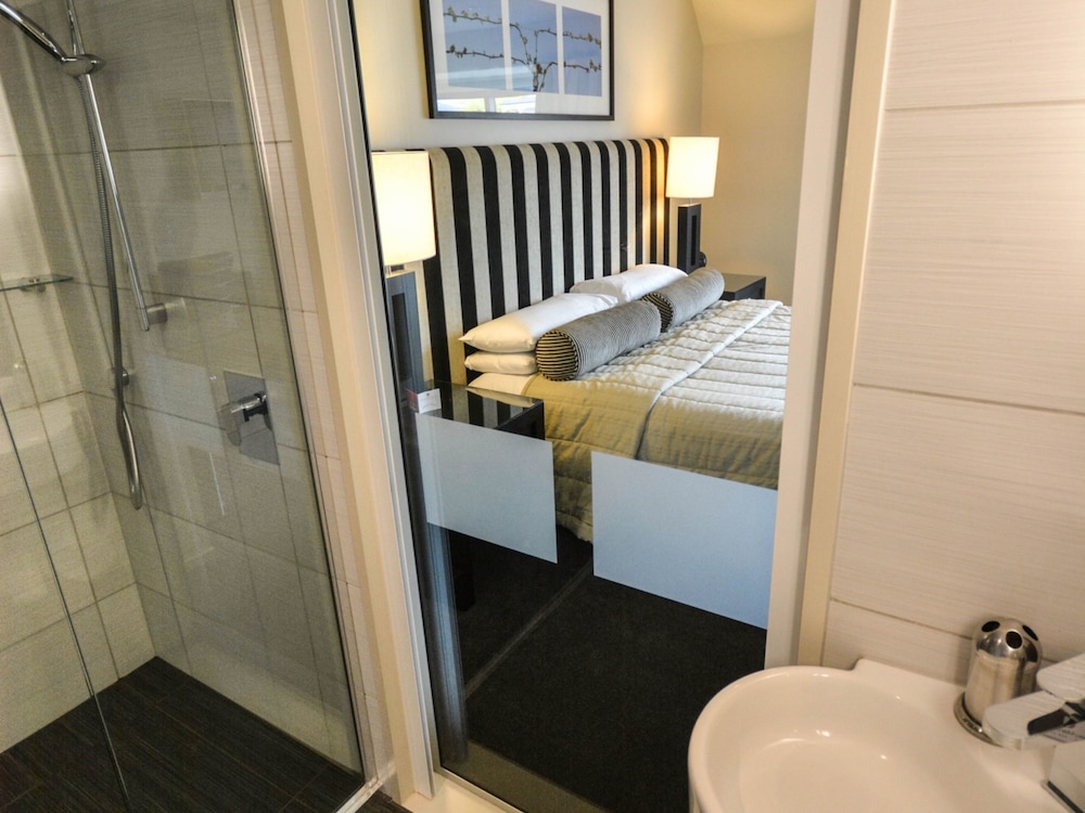 Grand Studio Suite photo 2