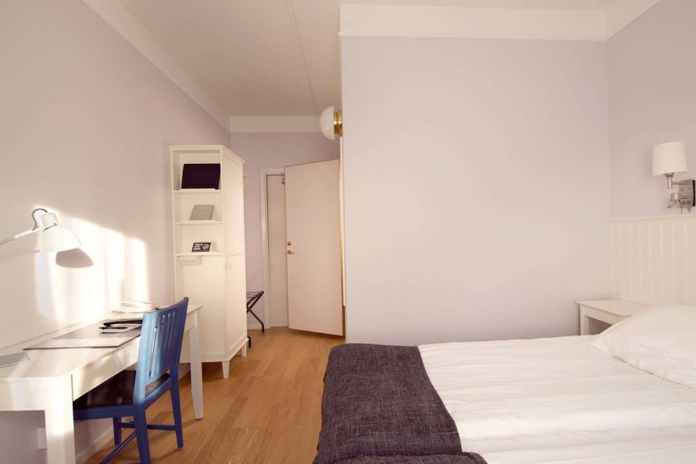 Standard Twin Room - Photo 5