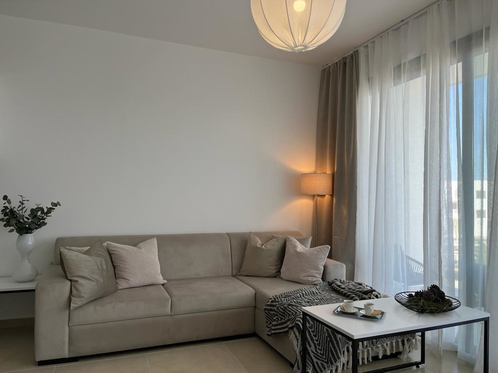 Apartment, 2 Bedrooms, Terrace, Garden View photo 2